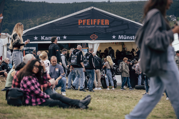 Dealer Area - Â©Anna Gala Photography