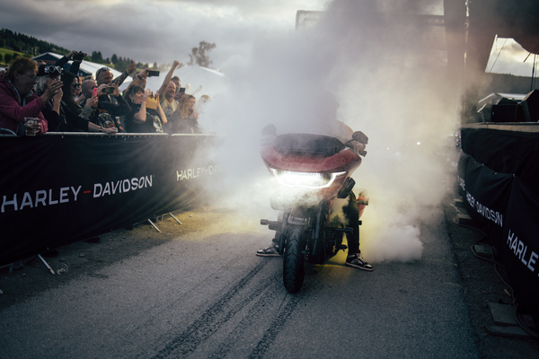 Show - Â©Anna Gala Photography